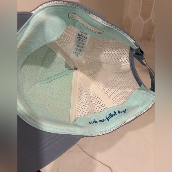 Ivivva girl’s adjustable trucker hat size medium/large - Picture 7 of 7